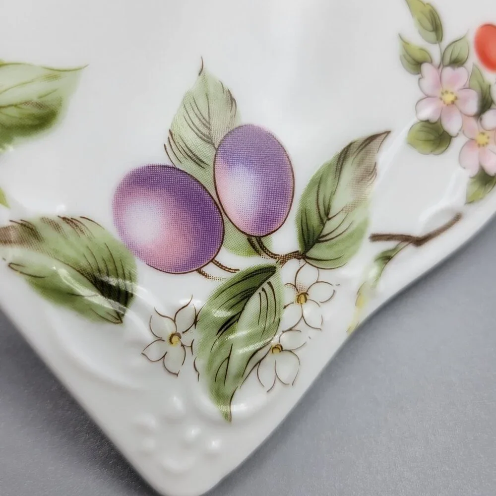 Andrea By Sadek Ceramic Floral Fruit Design Cutting Board Wall Hanging Home Deco